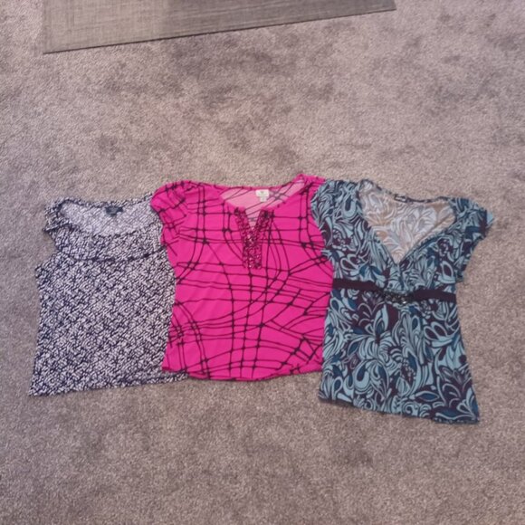 Share LOT of 3 Ladies Tops/Blouses - Size PXL - Picture 1 of 16
